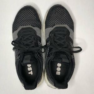 Adidas UltraBOOST ST Women 8